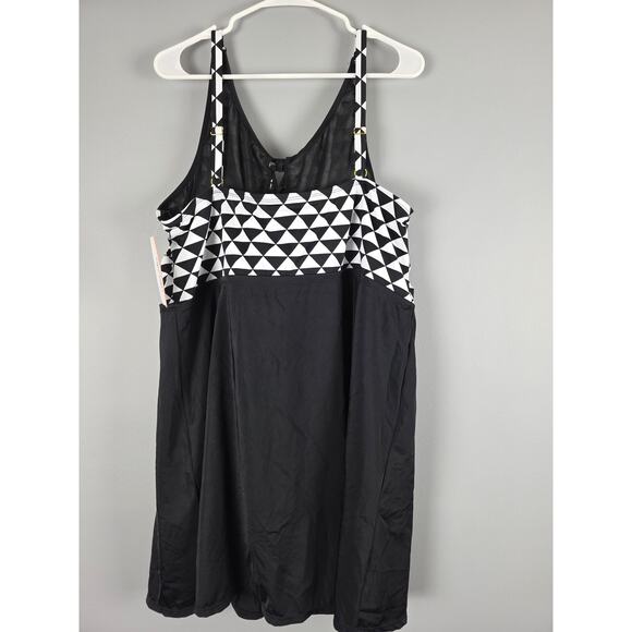 Swuimsuits For All One Piece Swimsuit 26 Womens Plus Black White Slimming NWT - Picture 5 of 5